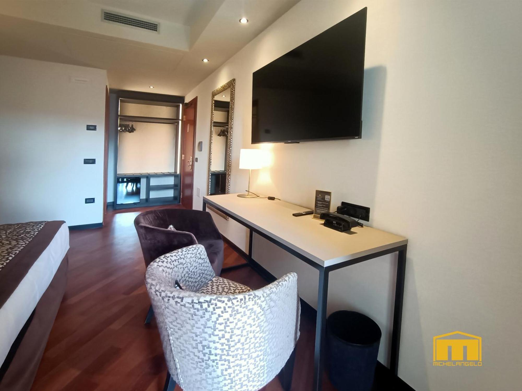 Hotel Michelangelo Palace & Spa แตร์นี ภายนอก รูปภาพ